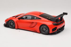 McLaren MP4-12C GT3 Sarkans 2013 Minichamps 1:18 151121392 Metāls — attēls 5 no 6