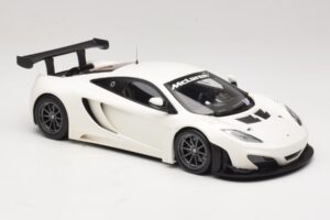 McLaren MP4-12C GT3 Balts 2013 Minichamps 1:18 151121394 Metāls — attēls 4 no 6