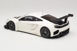 McLaren MP4-12C GT3 Balts 2013 Minichamps 1:18 151121394 Metāls — attēls 5 no 6