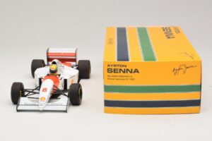 McLaren MP4/8 Ford #8 A. Senna Winner Japanese GP 1993 Minichamps 1:18 540931878 Metāls — attēls 3 no 7