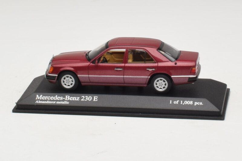 Mercedes 230E W124 Sarkans Metālisks Minichamps 1:43 Mercedes 230E W124 Sarkans Metālisks Minichamps 1:43 400037001 Metāls