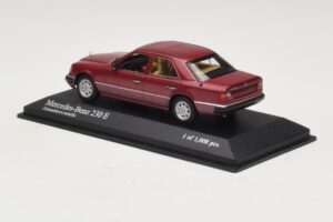 Mercedes 230E W124 Sarkans Metālisks Minichamps 1:43 400037001 Metāls — attēls 3 no 4