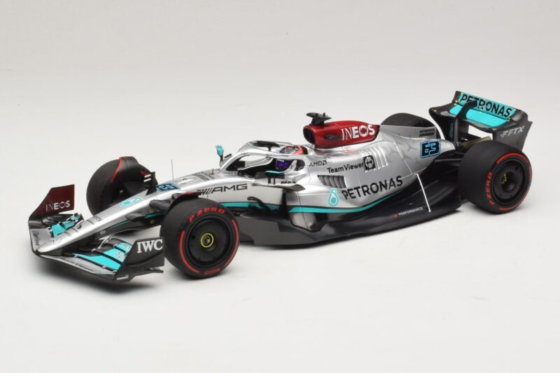 Mercedes AMG Petronas W13 E Performance #63 G. Russell Spanish GP 2022 Minichamps 1:18 110220063 Metāls