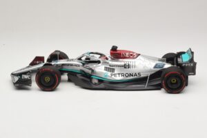 Mercedes AMG Petronas W13 E Performance #63 G. Russell Spanish GP 2022 Minichamps 1:18 110220063 Metāls — attēls 3 no 7