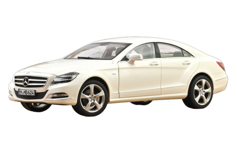 Mercedes CLS C218 Kupeja Brilliant White Metallic Norev 1:18 Mercedes CLS C218 Kupeja Brilliant White Metallic Norev 1:18 183943 Metāls