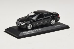 Mercedes E-Class W211 Melns Metālisks Minichamps 1:43 400036001 Metāls — attēls 2 no 4