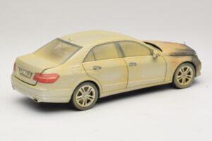 Mercedes E-Class W212 Sadedzis Dubaija Mākslas Automašīna Minichamps 1:18 MB008 Metāls — attēls 2 no 6
