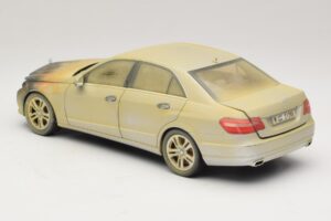 Mercedes E-Class W212 Sadedzis Dubaija Mākslas Automašīna Minichamps 1:18 MB008 Metāls — attēls 5 no 6