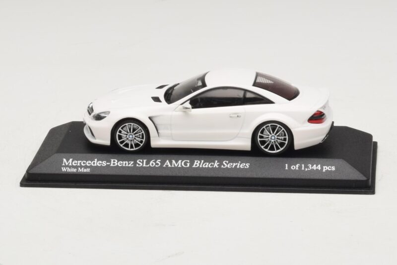 Mercedes SL65 AMG R230 Black Series Matēts Balts Minichamps 1:43 Mercedes SL65 AMG R230 Black Series Matēts Balts Minichamps 1:43 400038222 Metāls
