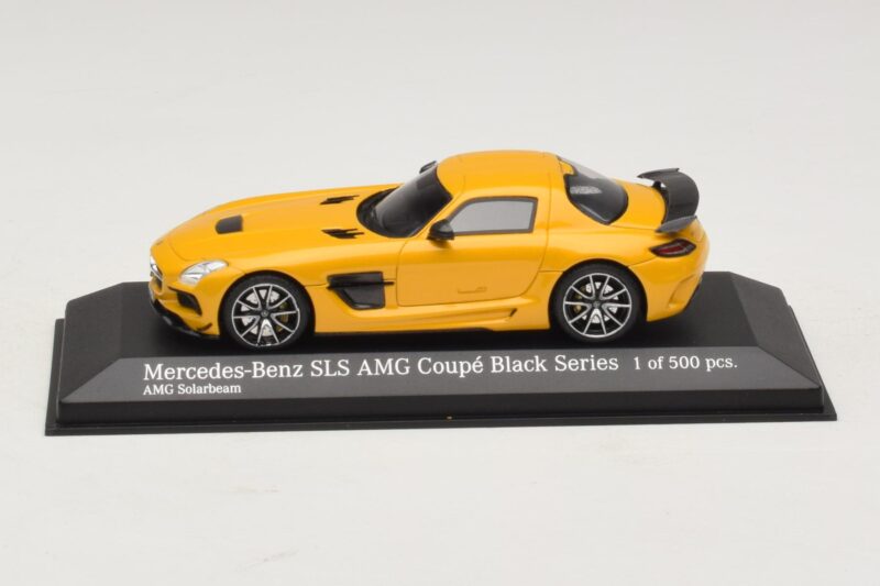 Mercedes SLS AMG C197 Black Series Zeltains Minichamps 1:43 Mercedes SLS AMG C197 Black Series Zeltains Minichamps 1:43 437033022 Metāls