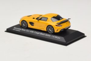 Mercedes SLS AMG C197 Black Series Zeltains Minichamps 1:43 437033022 Metāls — attēls 3 no 4