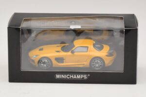 Mercedes SLS AMG C197 Black Series Zeltains Minichamps 1:43 437033022 Metāls — attēls 4 no 4