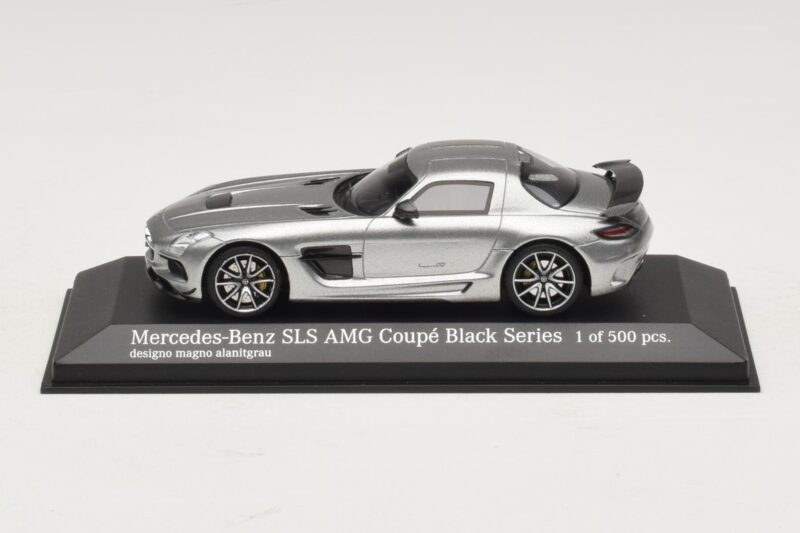 Mercedes SLS AMG C197 Black Series Pelēks Metālisks Minichamps 1:43 Mercedes SLS AMG C197 Black Series Pelēks Metālisks Minichamps 1:43 437033024 Metāls