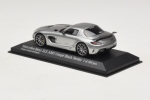 Mercedes SLS AMG C197 Black Series Pelēks Metālisks Minichamps 1:43 437033024 Metāls — attēls 3 no 4