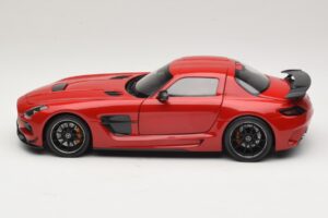 Mercedes SLS AMG C197 Black Series Sarkans Minichamps 1:18 110033022 Metāls — attēls 4 no 8