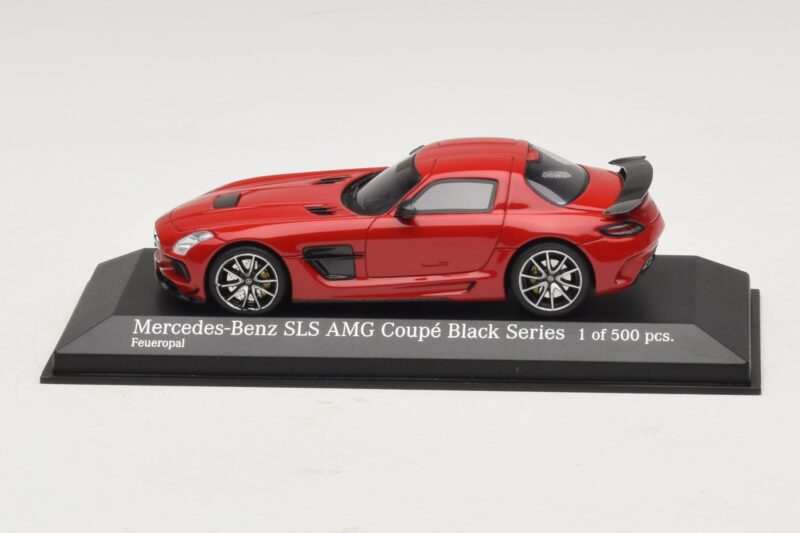 Mercedes SLS AMG C197 Black Series Sarkans Minichamps 1:43 Mercedes SLS AMG C197 Black Series Sarkans Minichamps 1:43 437033021 Metāls