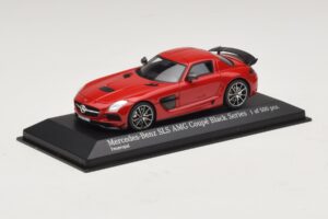 Mercedes SLS AMG C197 Black Series Sarkans Minichamps 1:43 437033021 Metāls — attēls 2 no 4