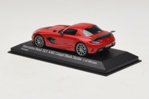Mercedes SLS AMG C197 Black Series Sarkans Minichamps 1:43 437033021 Metāls — attēls 3 no 4