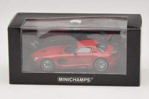 Mercedes SLS AMG C197 Black Series Sarkans Minichamps 1:43 437033021 Metāls — attēls 4 no 4