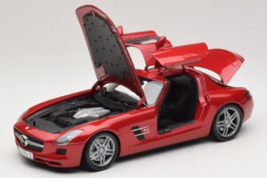 Mercedes SLS AMG C197 Sarkans Metālisks Minichamps 1:18 100039020 Metāls — attēls 2 no 8