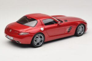 Mercedes SLS AMG C197 Sarkans Metālisks Minichamps 1:18 100039020 Metāls — attēls 3 no 8