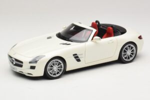 Mercedes SLS AMG Roadster Mystic White II Minichamps 1:18 B66960079 Metāls