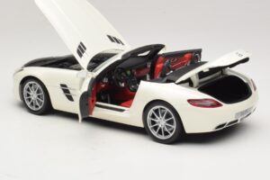 Mercedes SLS AMG Roadster Mystic White II Minichamps 1:18 B66960079 Metāls — attēls 6 no 9