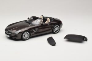 Mercedes SLS AMG Sepang Brown Minichamps 1:18 B66960080 Metāls — attēls 3 no 9