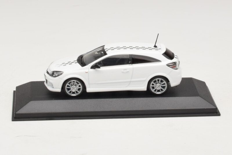 Opel Astra H OPC Nurburgring Edition Balts Minichamps 1:43 ASTRA005 Metāls