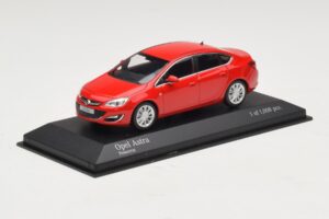 Opel Astra J Sarkans Minichamps 1:43 410042001 Metāls — attēls 2 no 4