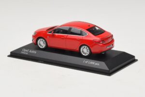 Opel Astra J Sarkans Minichamps 1:43 410042001 Metāls — attēls 3 no 4