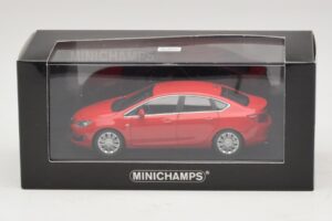 Opel Astra J Sarkans Minichamps 1:43 410042001 Metāls — attēls 4 no 4