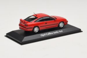 Opel Calibra Turbo 4x4 Sarkans Maxichamps 1:43 940045721 Metāls — attēls 2 no 4