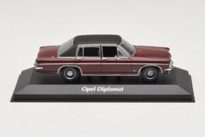 Opel Diplomat B Tumši Sarkans Maxichamps 1:43 940046071 Metāls
