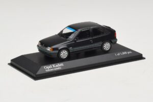 Opel Kadett E Black Metallic Minichamps 1:43 400045901 Metāls — attēls 2 no 4