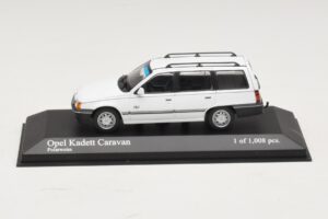 Opel Kadett E Caravan Balts Minichamps 1:43 400045911 Metāls