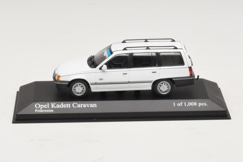 Opel Kadett E Caravan Balts Minichamps 1:43 400045911 Metāls