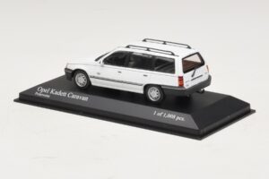 Opel Kadett E Caravan Balts Minichamps 1:43 400045911 Metāls — attēls 3 no 4