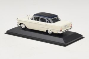 Opel Kapitan A Balts Minichamps 1:43 400048000 Metāls — attēls 3 no 4