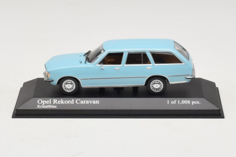 Opel Rekord D Caravan Gaiši Zils Minichamps 1:43 400044014 Metāls
