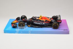 Oracle Red Bull Racing RB18 #11 S. Perez Miami GP 2022 Minichamps 1:18 113220511 Metāls