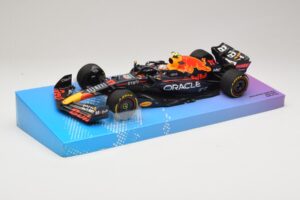 Oracle Red Bull Racing RB18 #11 S. Perez Miami GP 2022 Minichamps 1:18 113220511 Metāls — attēls 2 no 7
