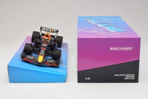 Oracle Red Bull Racing RB18 #11 S. Perez Miami GP 2022 Minichamps 1:18 113220511 Metāls — attēls 6 no 7