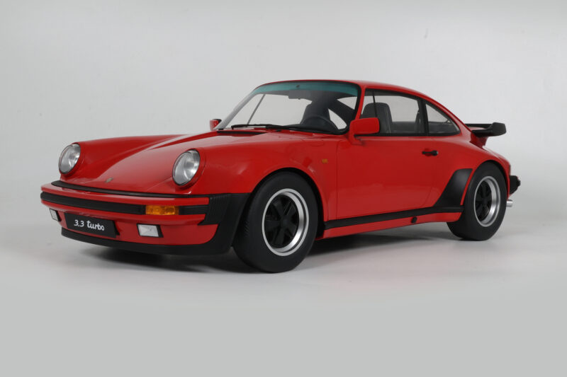 Porsche 911 930 Turbo 3.3 India Red GT Spirit 1:8 Porsche 911 930 Turbo 3.3 India Red GT Spirit 1:8 GTS802301 Sveķi