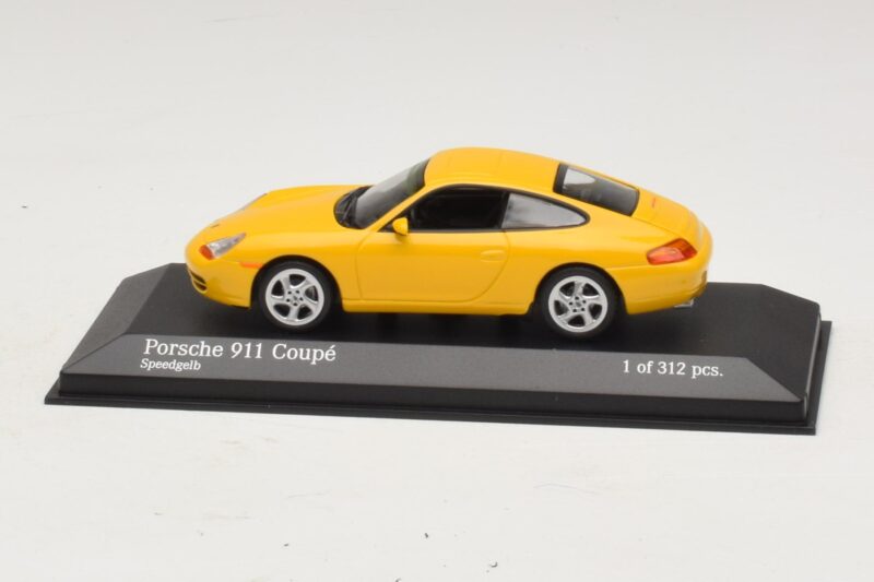 Porsche 911 991 Carrera Dzeltens Minichamps 1:43 Porsche 911 991 Carrera Dzeltens Minichamps 1:43 410060221 Metāls