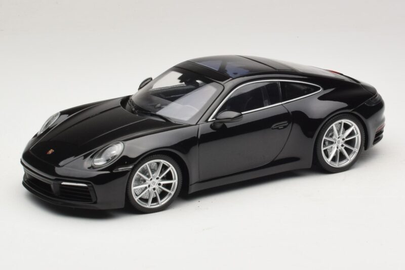 Porsche 911 992 Carrera 4S Melns Minichamps 1:18 WAP0211120R992 Metāls