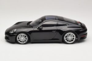 Porsche 911 992 Carrera 4S Melns Minichamps 1:18 WAP0211120R992 Metāls — attēls 3 no 6
