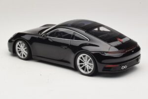 Porsche 911 992 Carrera 4S Melns Minichamps 1:18 WAP0211120R992 Metāls — attēls 5 no 6