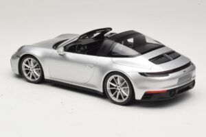 Porsche 911 992 Targa 4 GTS Sudrabs Minichamps 1:18 WAP0211460RTRG Metāls — attēls 5 no 6