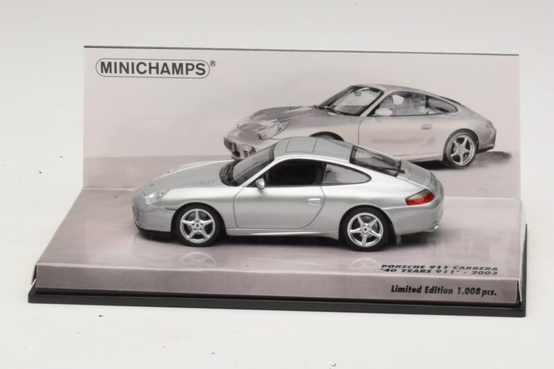 Porsche 911 996 Carrera 40. Gadadiena Sudrabs Minichamps 1:43 436061070 Metāls